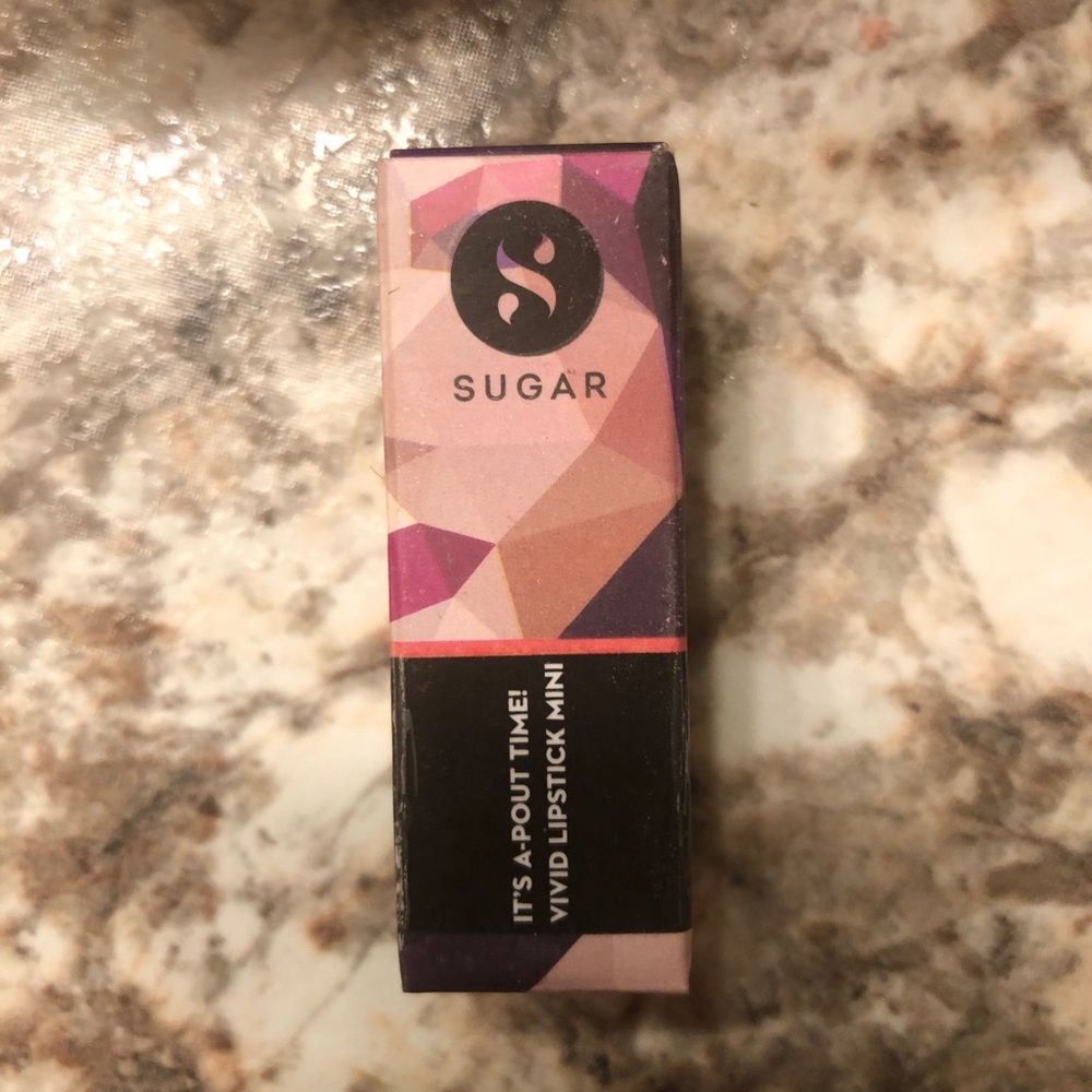 Sugar lipstick in Better Call Salmon